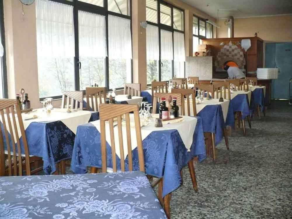 Hotel Olivi サロ エクステリア 写真