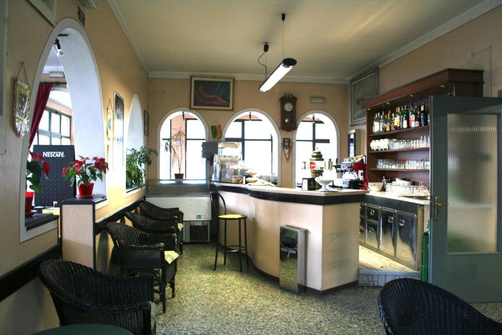 Hotel Olivi サロ 部屋 写真