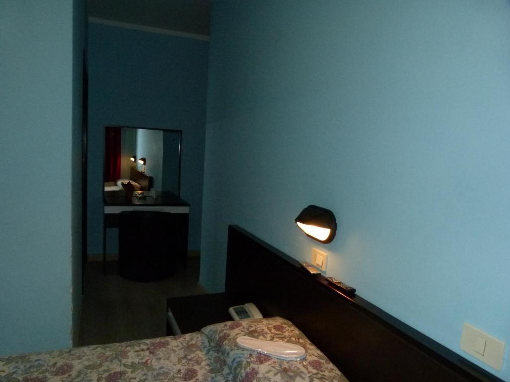 Hotel Olivi サロ エクステリア 写真